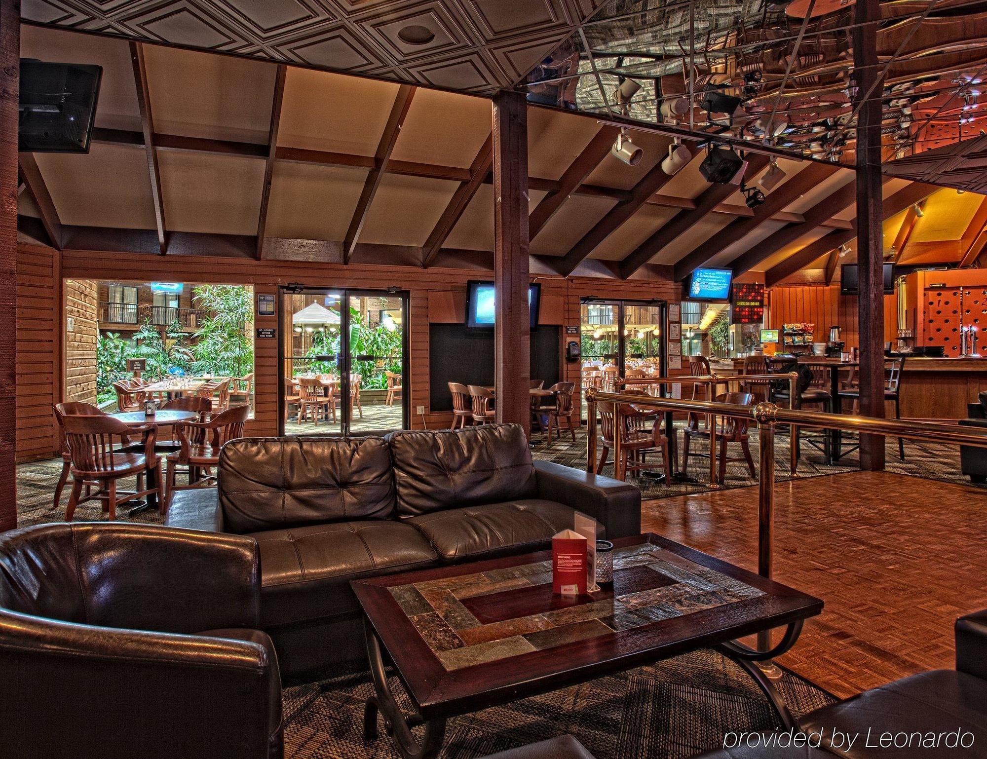Surestay Hotel By Best Western Чилливак Ресторан фото