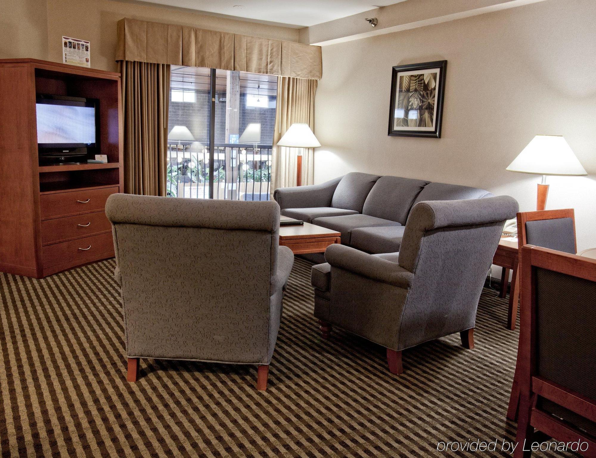 Surestay Hotel By Best Western Чилливак Номер фото