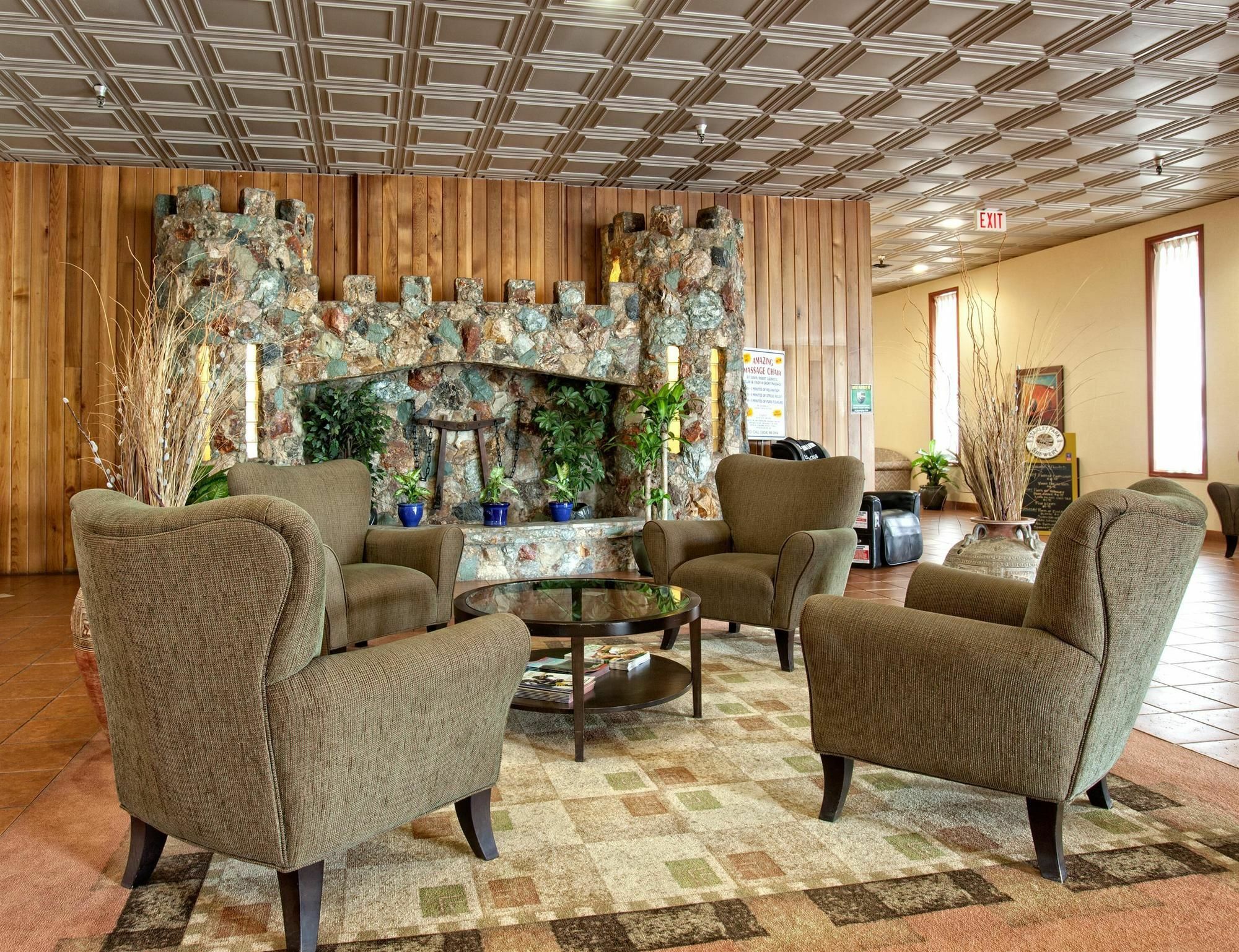 Surestay Hotel By Best Western Чилливак Экстерьер фото